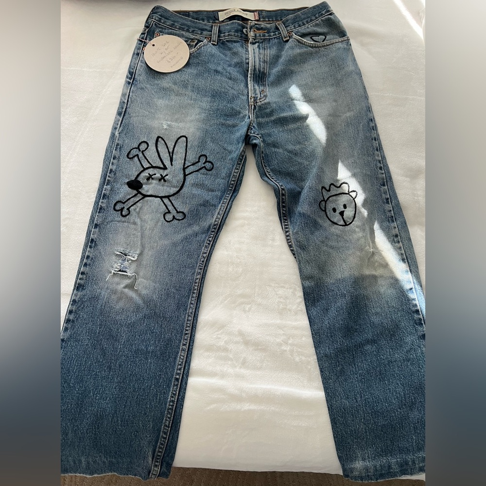Levi’s embroidered jeans. Regular fit.